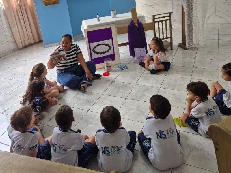 Momento de Reflexão na Capela