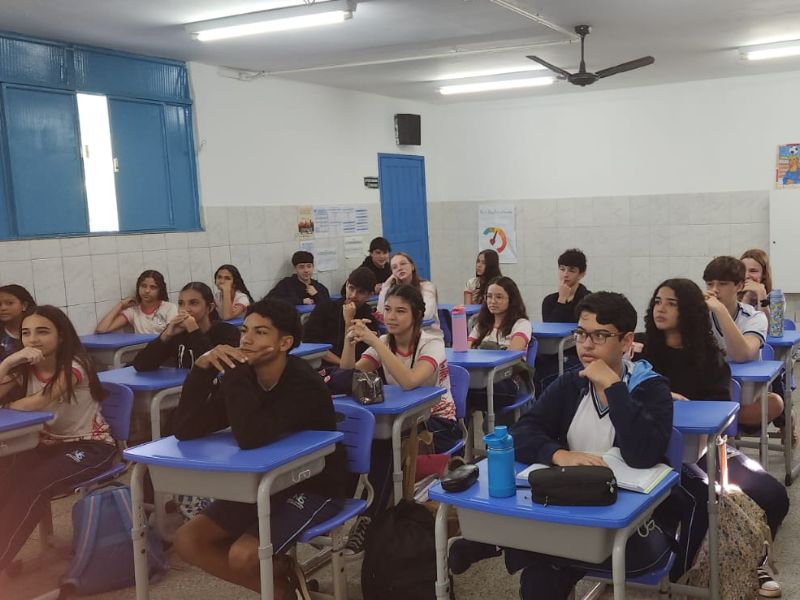 Intercâmbio Cultural na Aula de Inglês