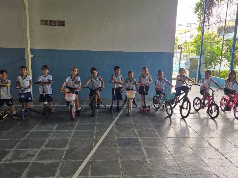 Passeio de Bicicleta e Patinetes