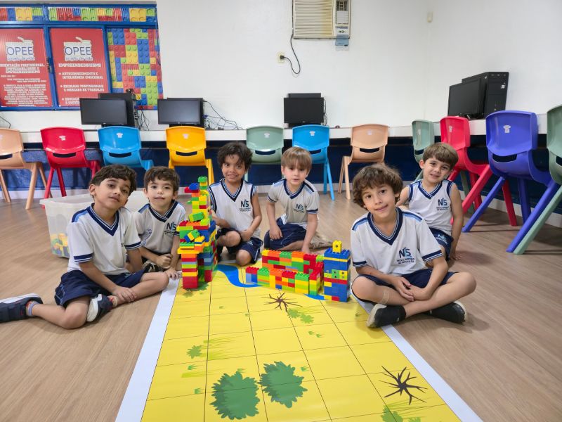BRINCANDO DE CONSTRUIR CASAS – CASA RIBEIRINHA