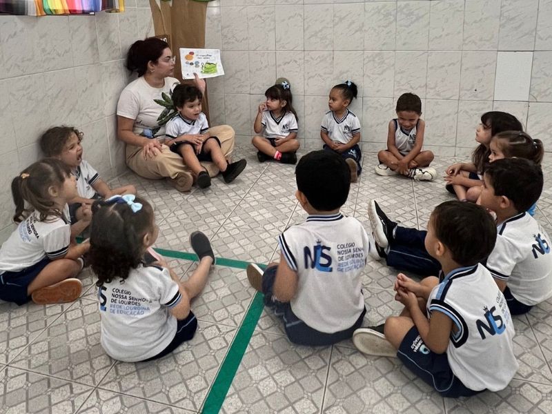 ALIMENTANDO O MONSTRINHO DAS EMOÇÕES