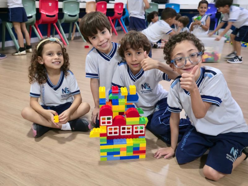 BRINCANDO DE CONSTRUIR CASAS – CASA DO GIGANTE